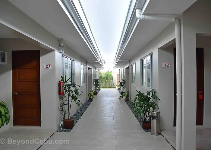Escario Hostel *
