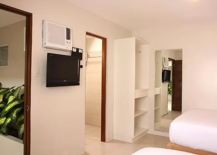 Escario Hostel *
