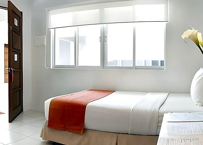 Escario Hostel *